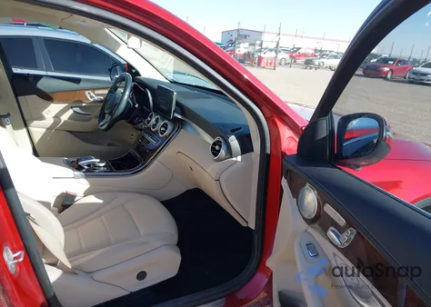 2016 Mercedes-Benz Glc 300 4Matic z USA, uszkodzony, nr VIN WDC0G4KB6GF043518